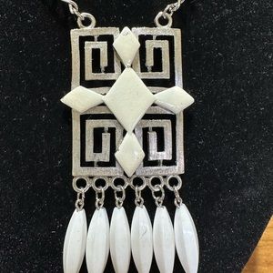 Lisner vintage necklace